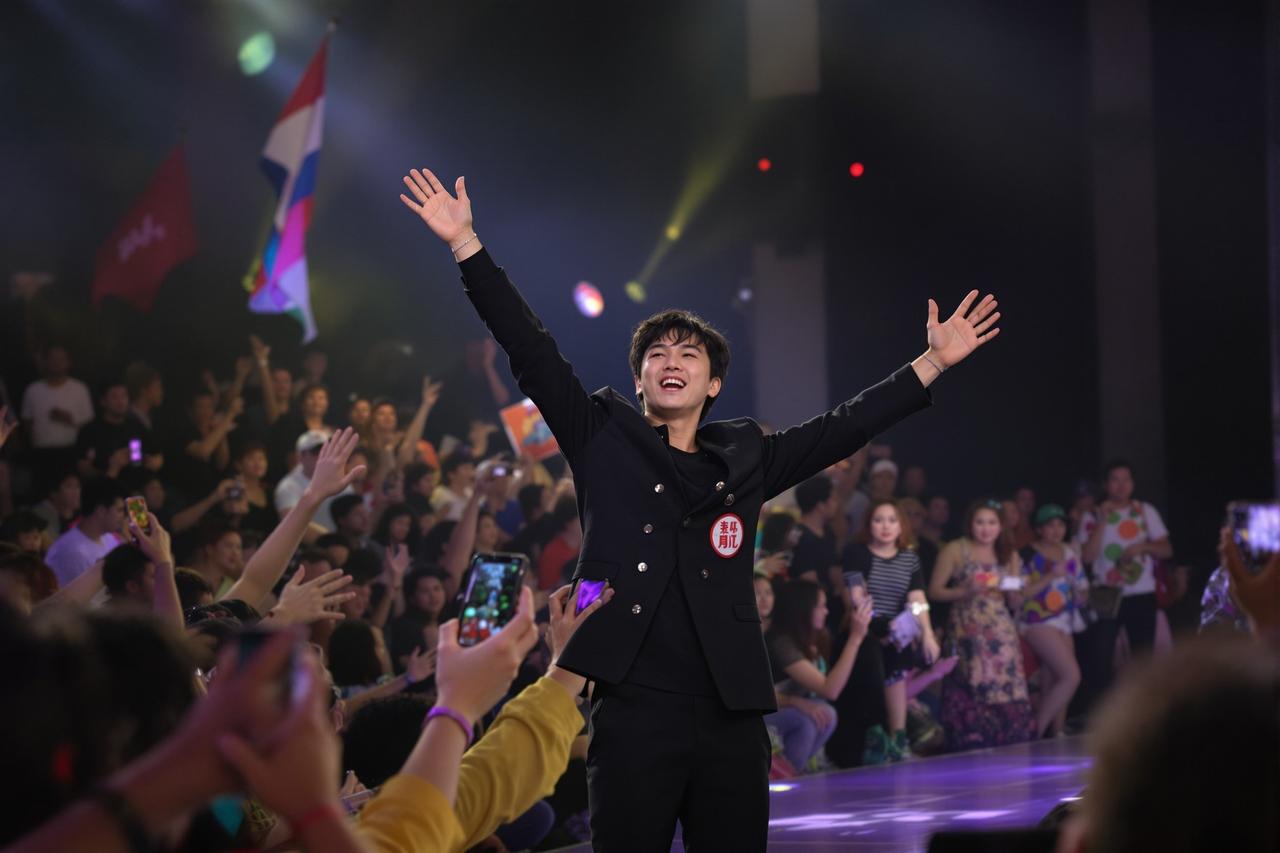 花都影视影迷见面会圆满举行，万名粉丝热情参与